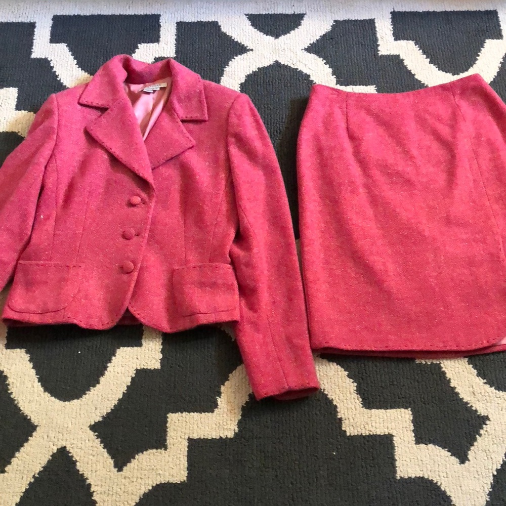 Women’s Kay Unger Pink Tweed Skirt Suit